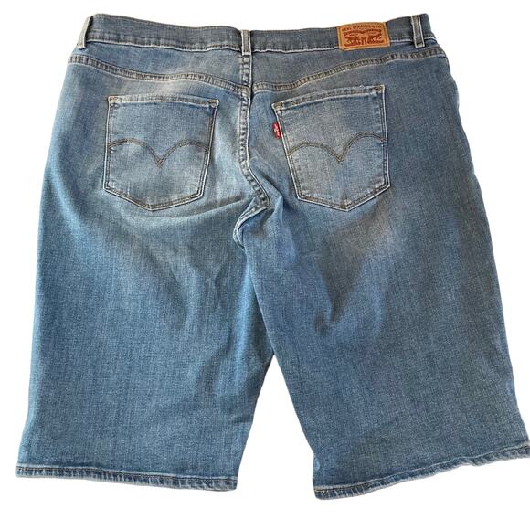 Levi's Bermuda Shorts Denim Shorts Jean Shorts Size 33 Slightly Distressed - Picture 2 of 10